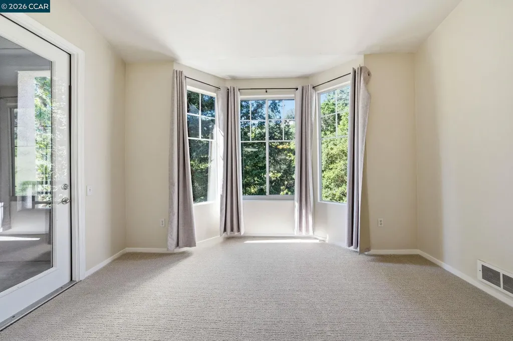 260 Caldecott Lane Oakland CA 94618