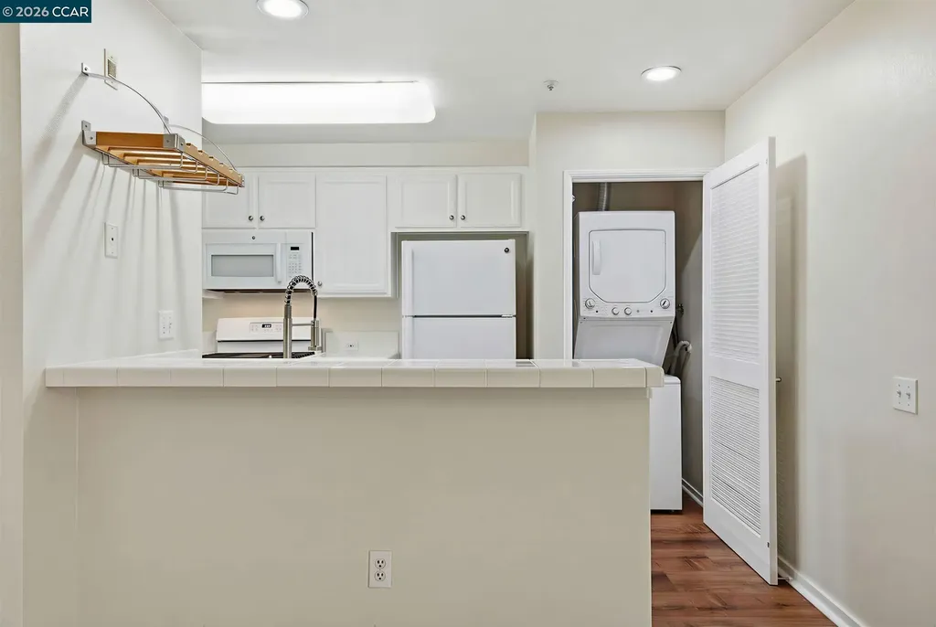 260 Caldecott Lane Oakland CA 94618