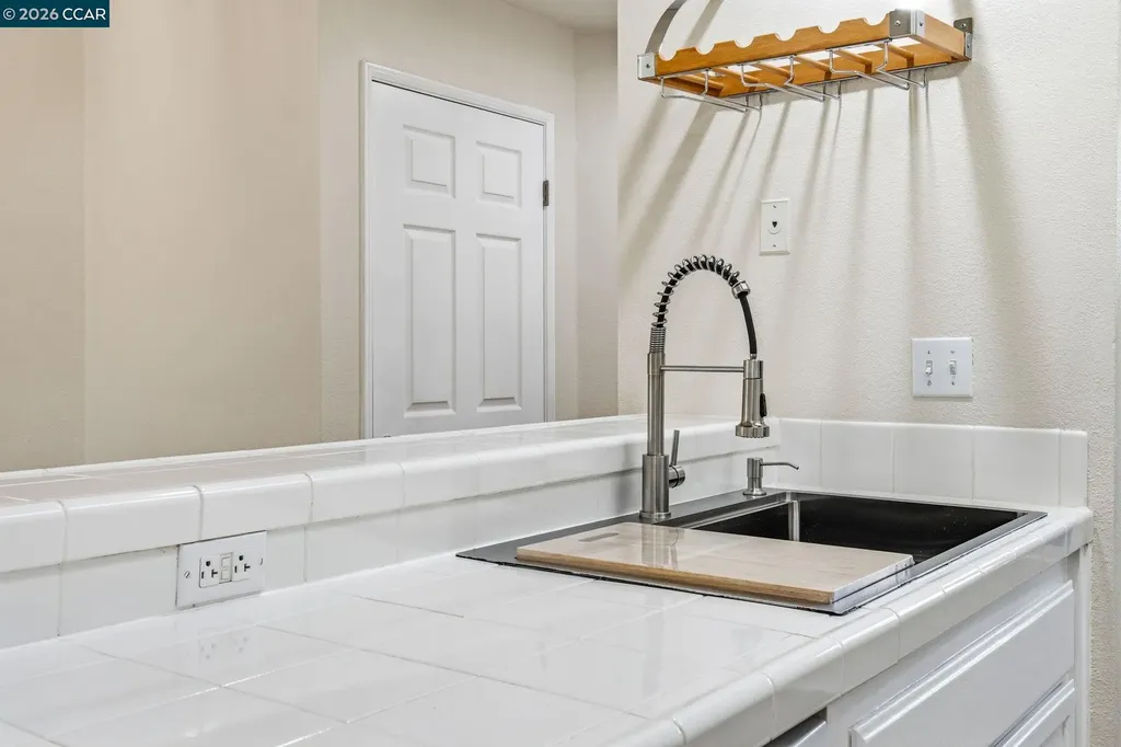 260 Caldecott Lane Oakland CA 94618