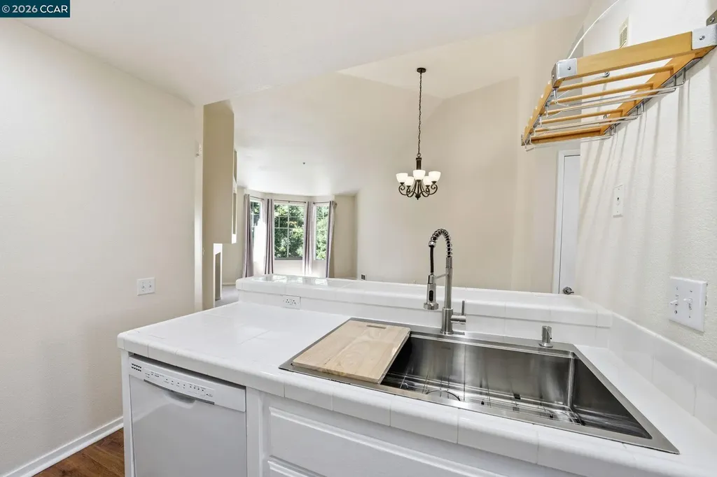 260 Caldecott Lane Oakland CA 94618