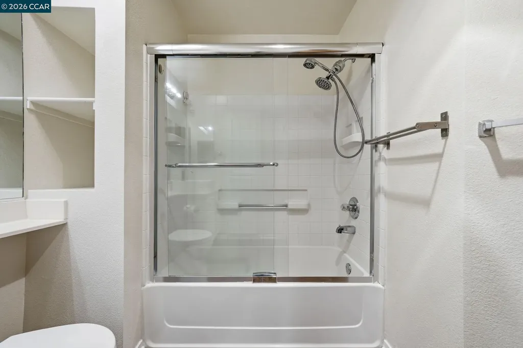 260 Caldecott Lane Oakland CA 94618