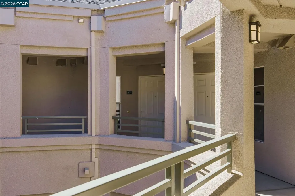 260 Caldecott Lane Oakland CA 94618