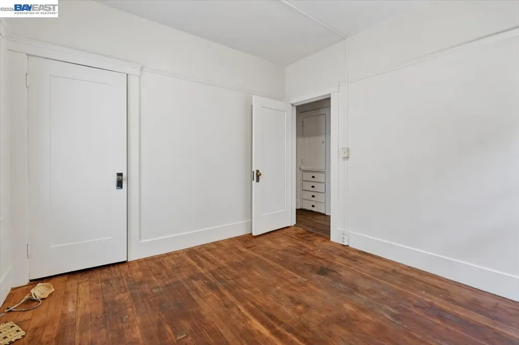 950 Loomis Court Oakland CA 94606