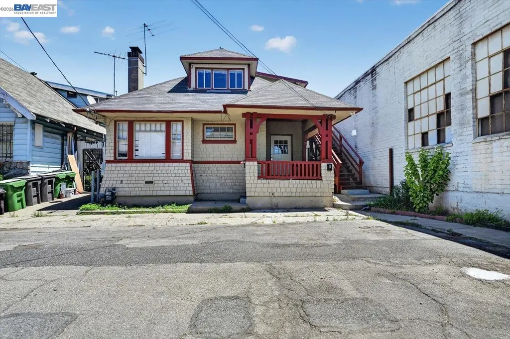 950 Loomis Court Oakland CA 94606