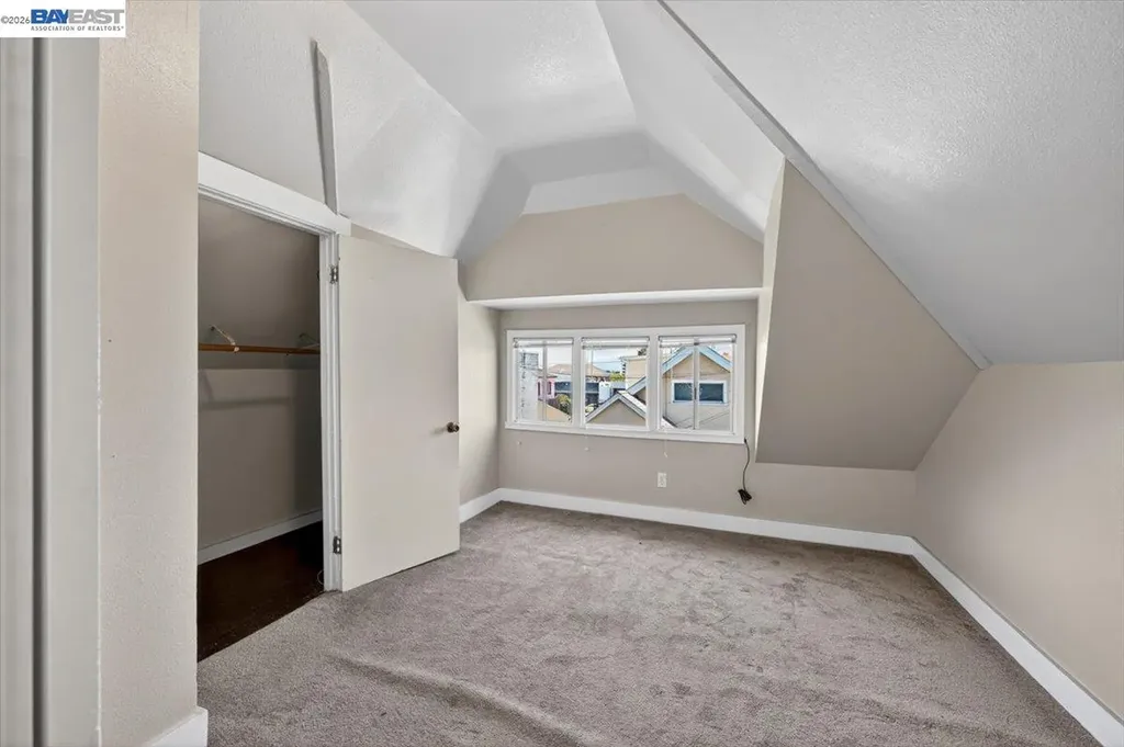 950 Loomis Court Oakland CA 94606