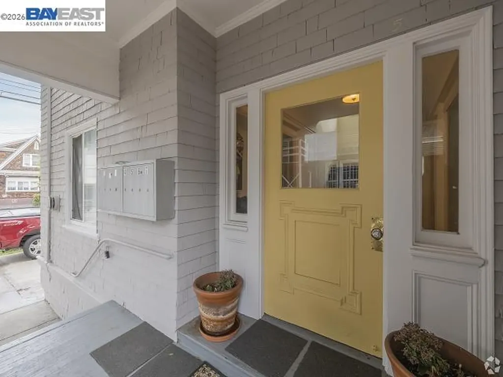1832 Fruitvale Avenue Oakland CA 94601