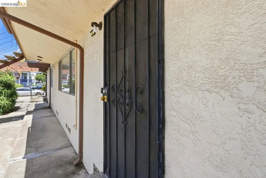 933 41st Street Oakland CA 94608