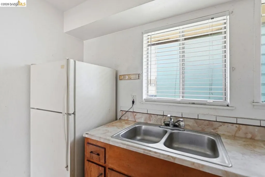 933 41st Street Oakland CA 94608