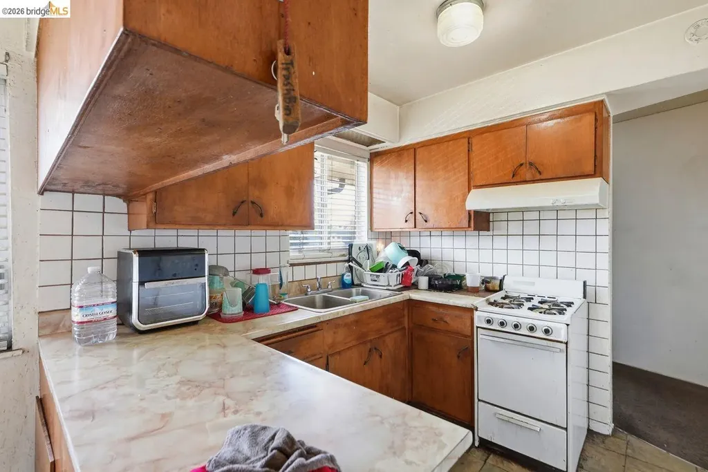 933 41st Street Oakland CA 94608