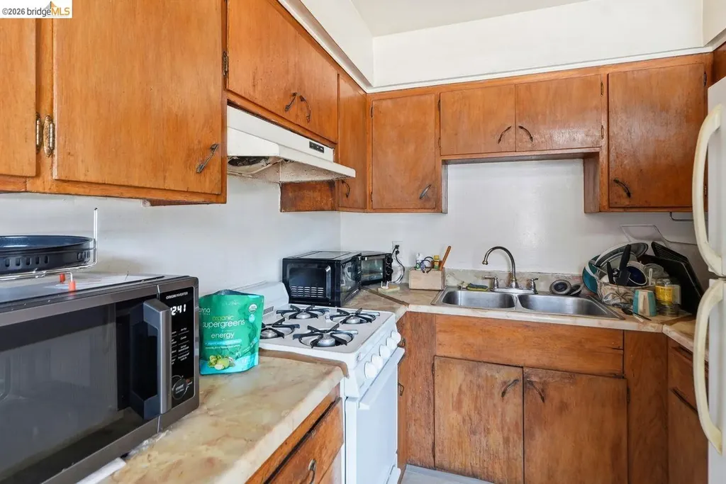 933 41st Street Oakland CA 94608