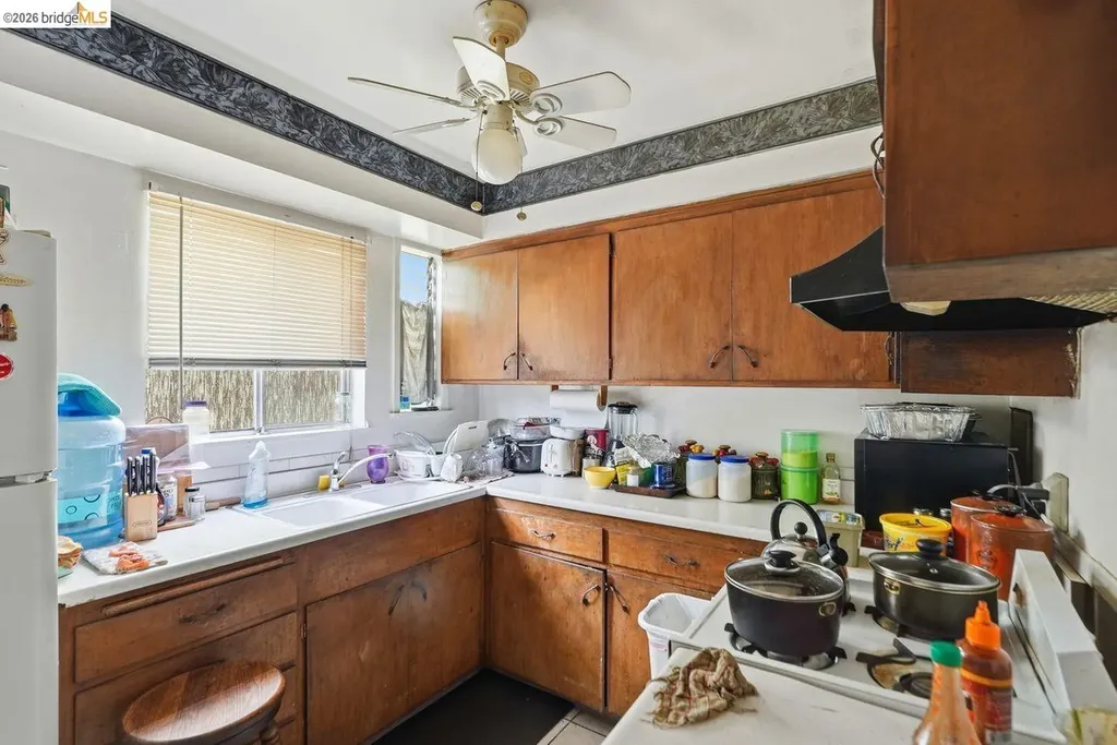 933 41st Street Oakland CA 94608