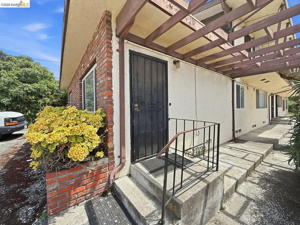 933 41st Street Oakland CA 94608