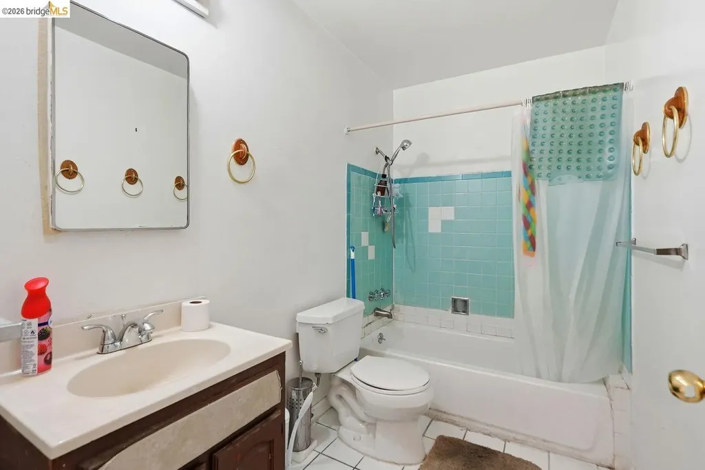 933 41st Street Oakland CA 94608