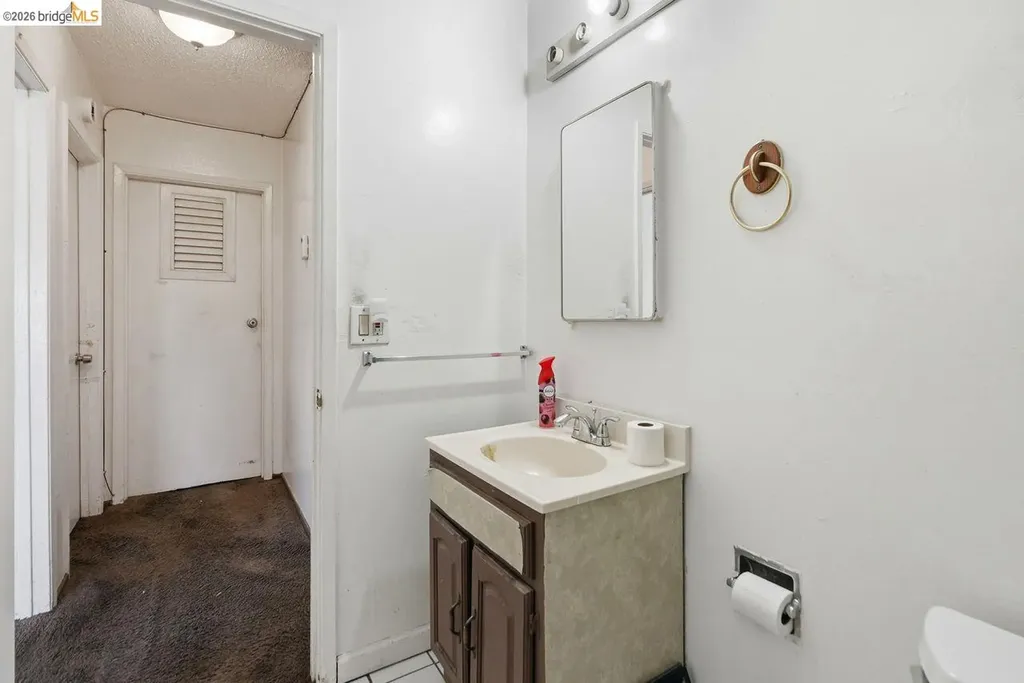933 41st Street Oakland CA 94608