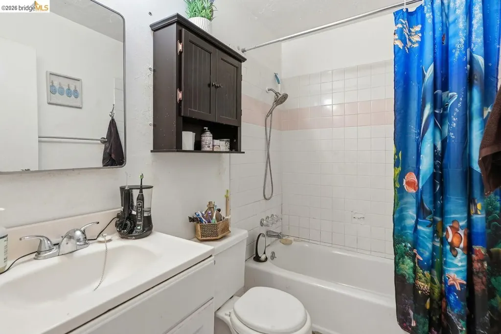 933 41st Street Oakland CA 94608