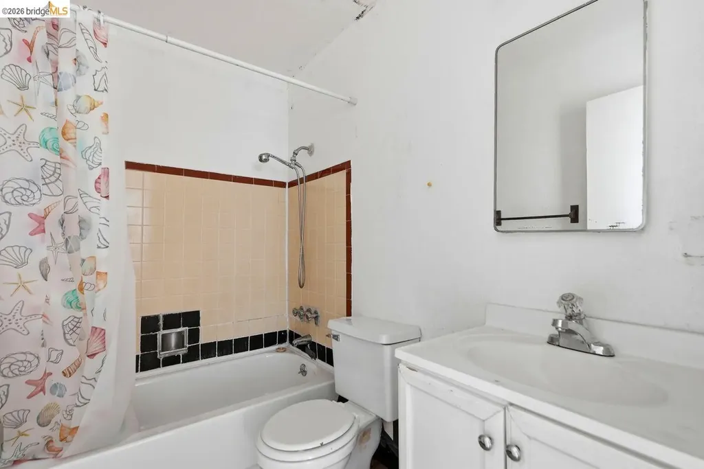 933 41st Street Oakland CA 94608