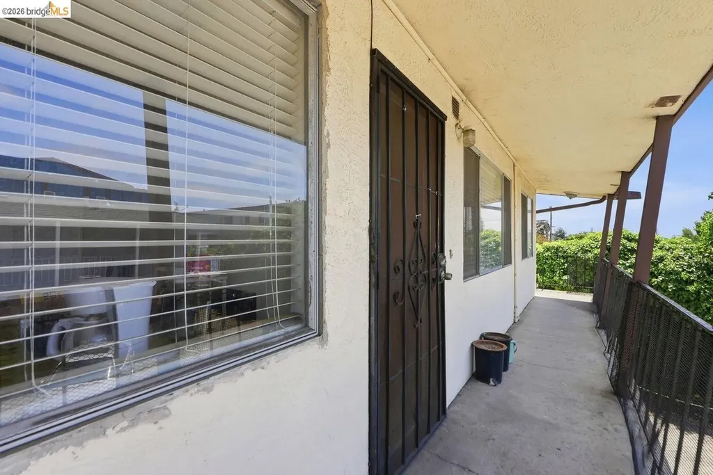 933 41st Street Oakland CA 94608