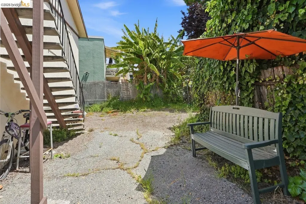 933 41st Street Oakland CA 94608