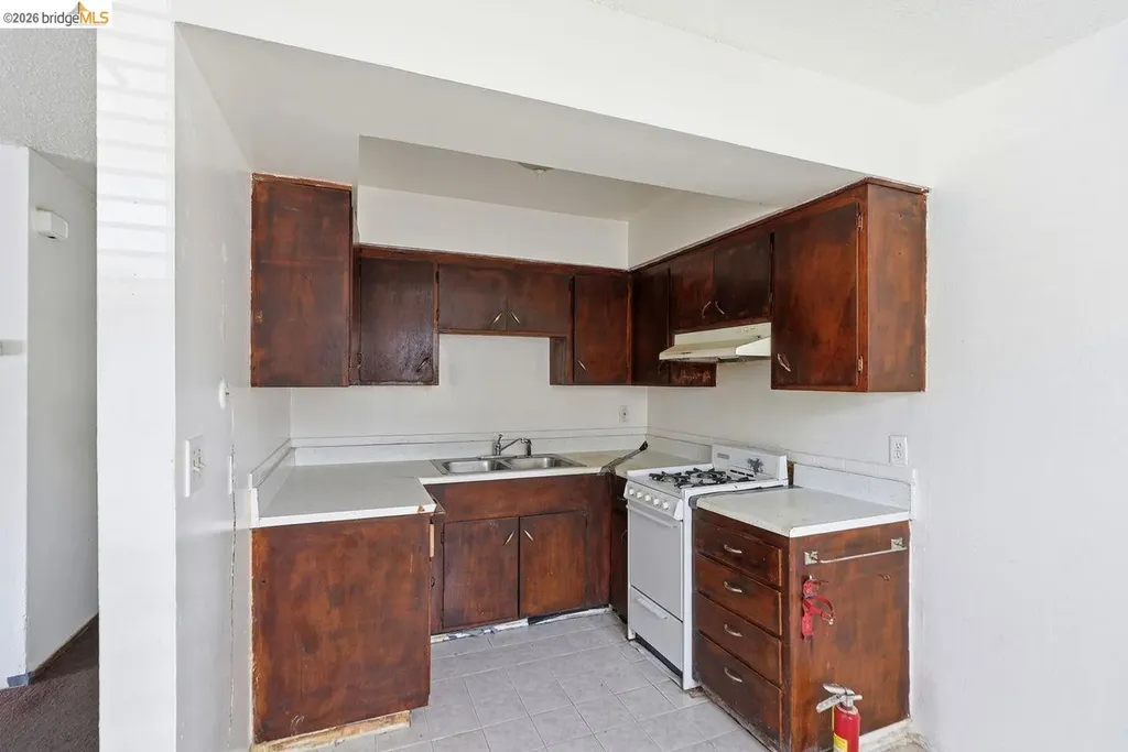 933 41st Street Oakland CA 94608