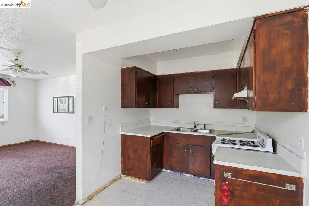 933 41st Street Oakland CA 94608