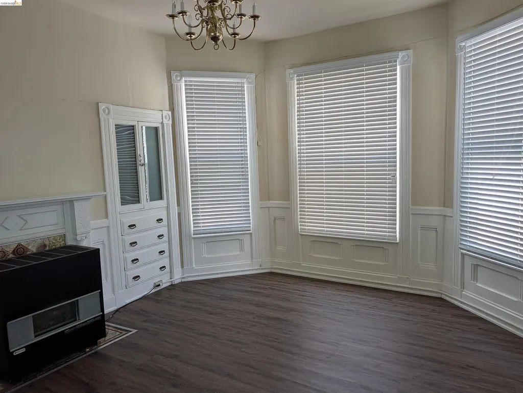 1086 66th Street Oakland CA 94608