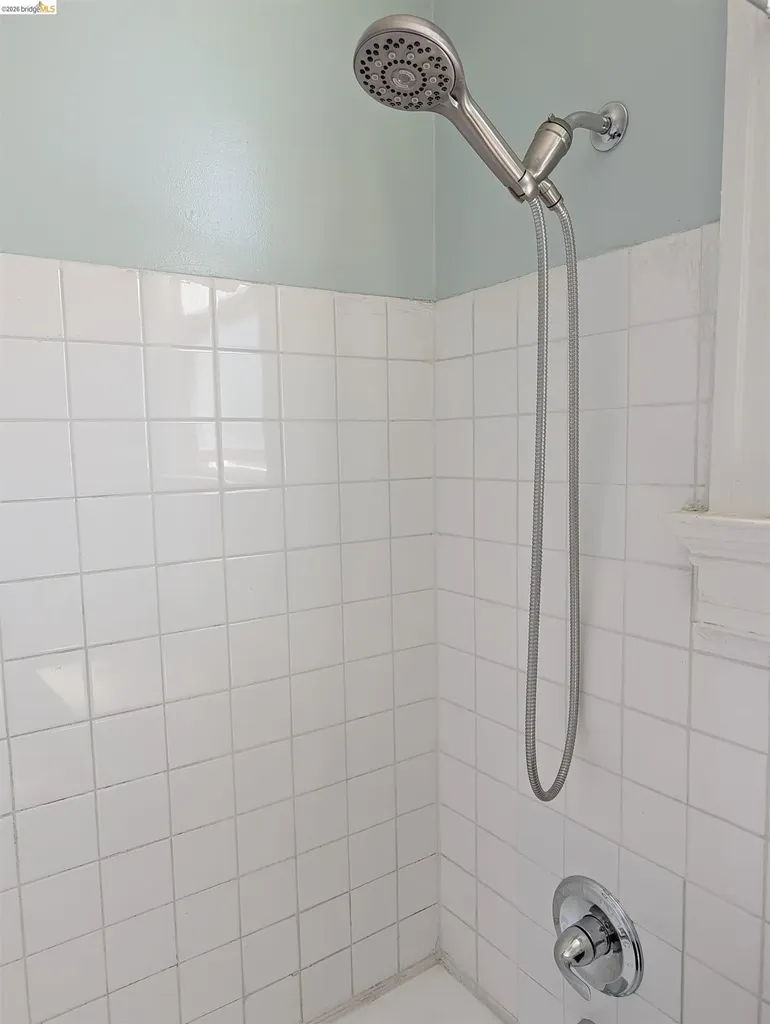 1086 66th Street Oakland CA 94608