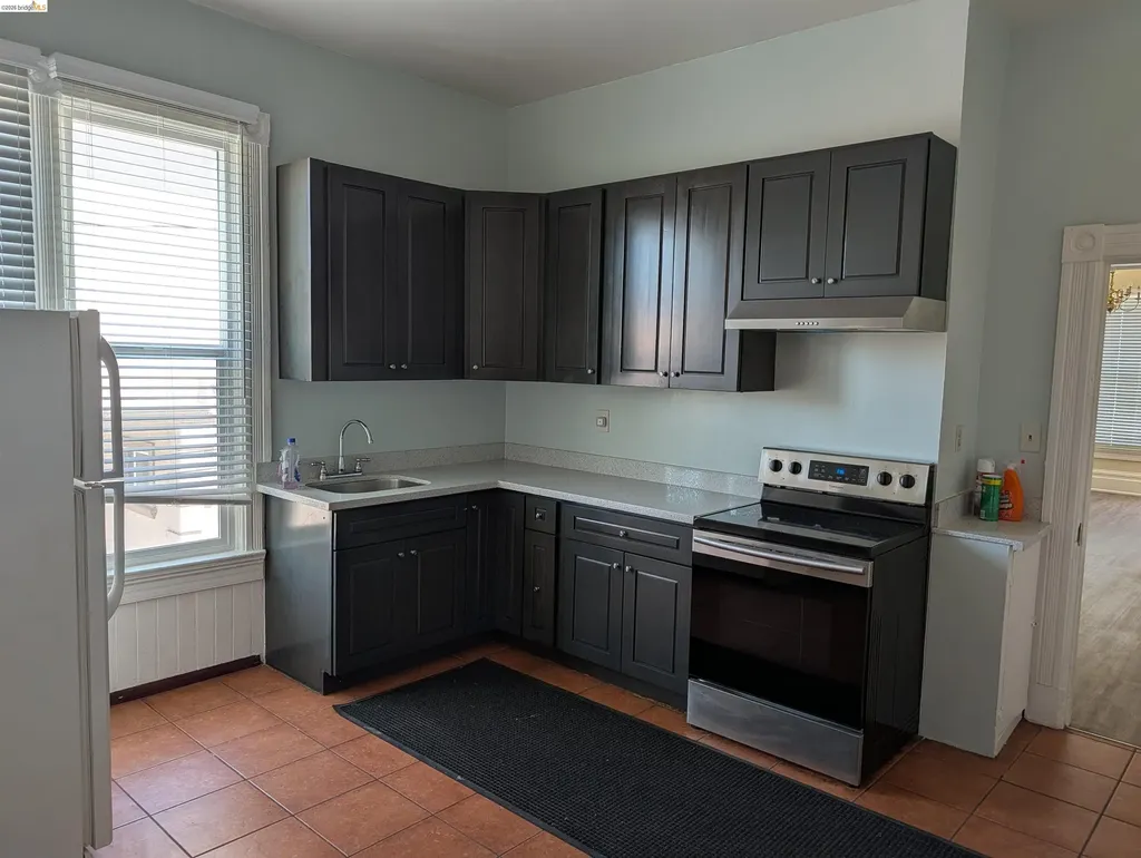 1086 66th Street Oakland CA 94608