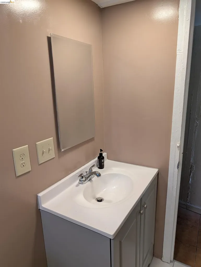 1086 66th Street Oakland CA 94608
