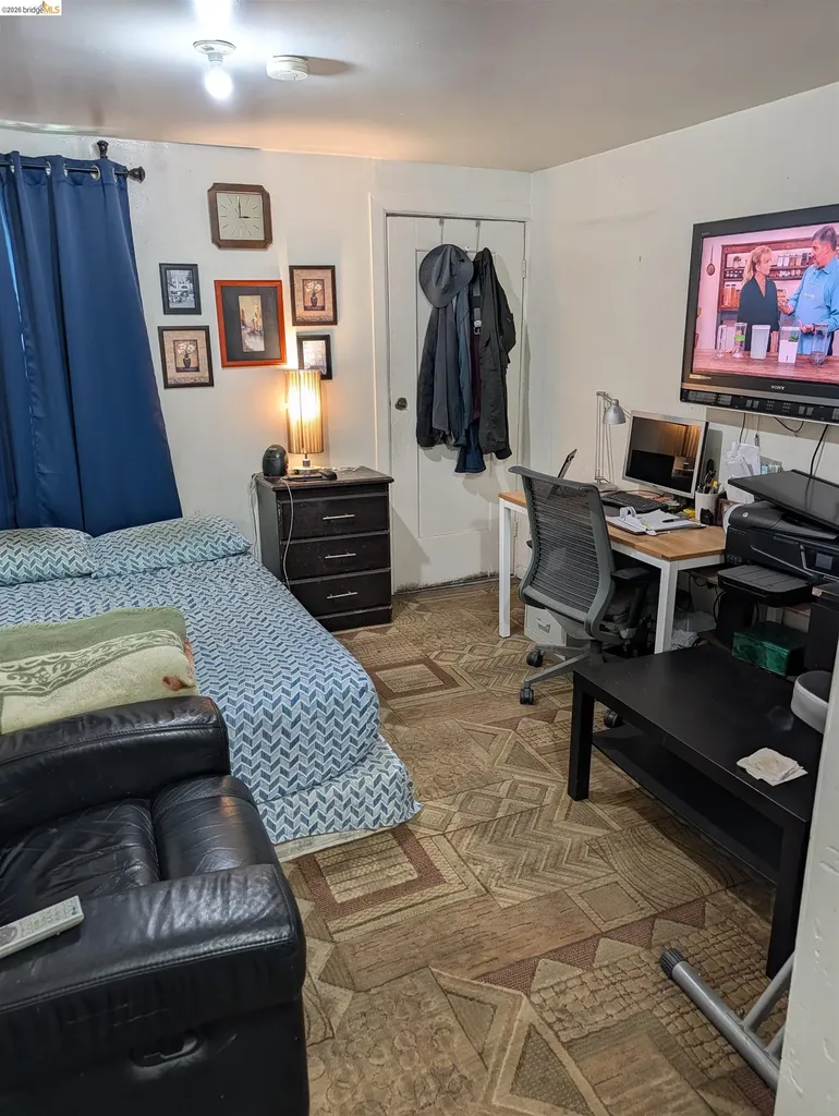 1086 66th Street Oakland CA 94608