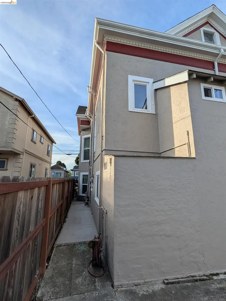 1086 66th Street Oakland CA 94608