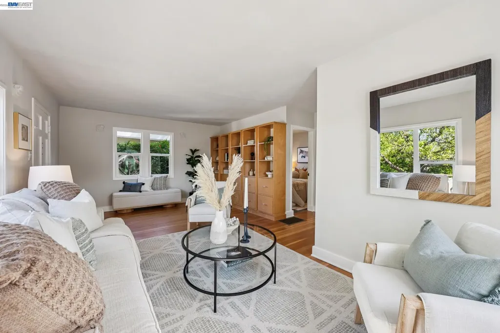 2452 Potomac Street Oakland CA 94602