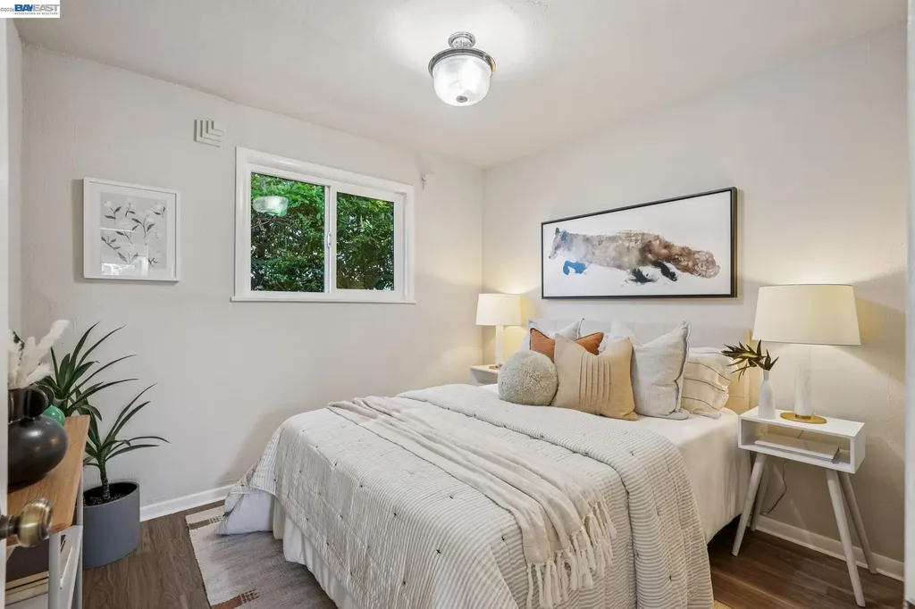 2452 Potomac Street Oakland CA 94602