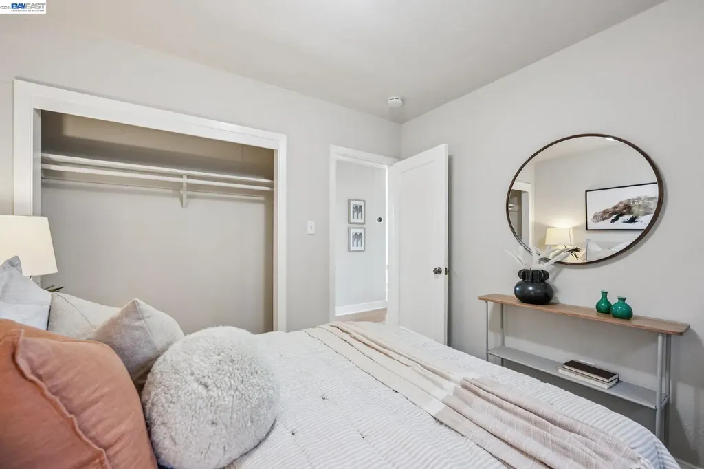 2452 Potomac Street Oakland CA 94602