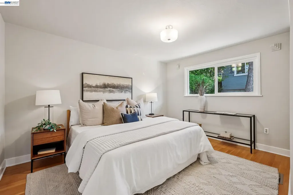 2452 Potomac Street Oakland CA 94602