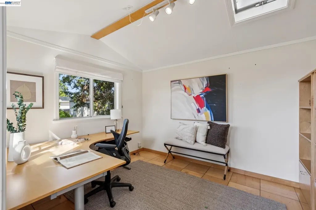 2452 Potomac Street Oakland CA 94602