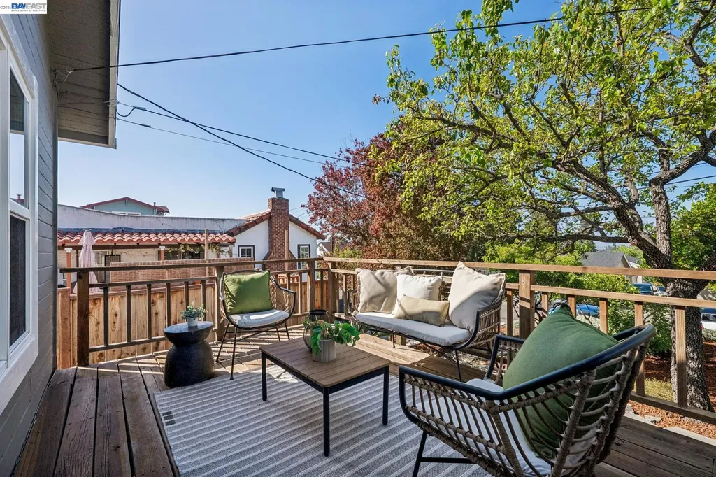 2452 Potomac Street Oakland CA 94602