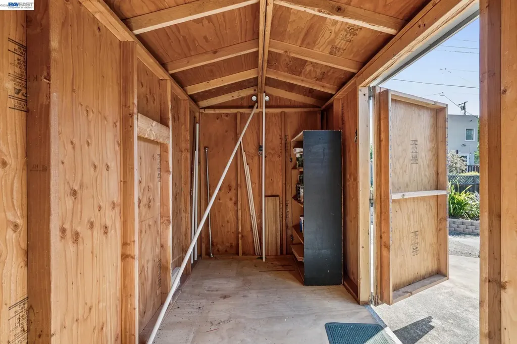 2452 Potomac Street Oakland CA 94602