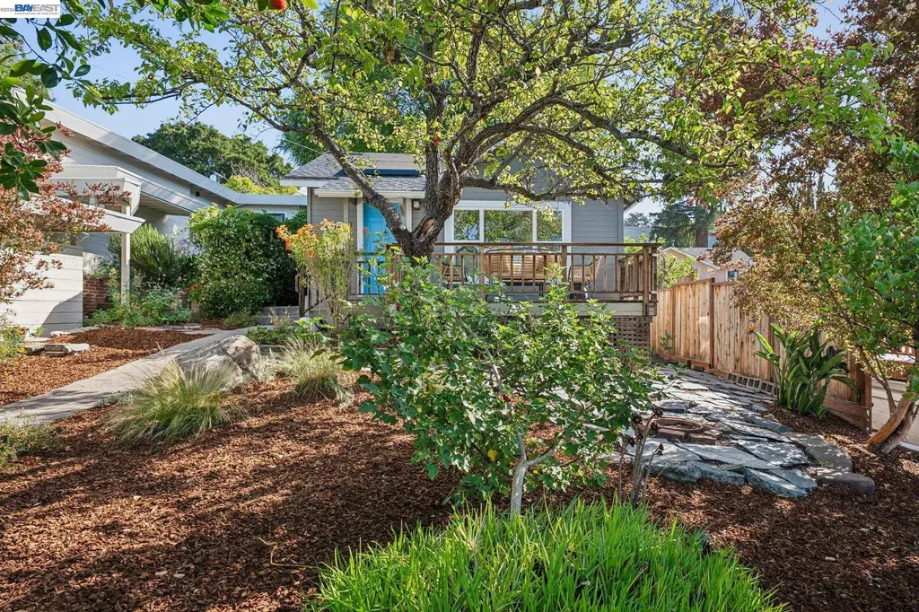 2452 Potomac Street Oakland CA 94602
