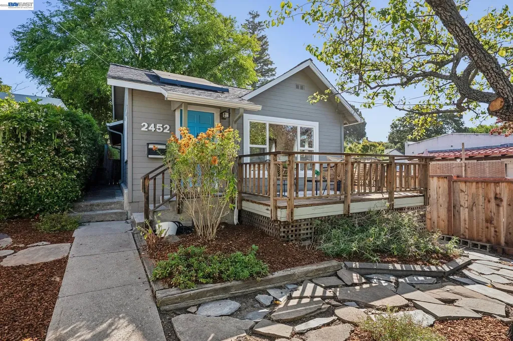 2452 Potomac Street Oakland CA 94602