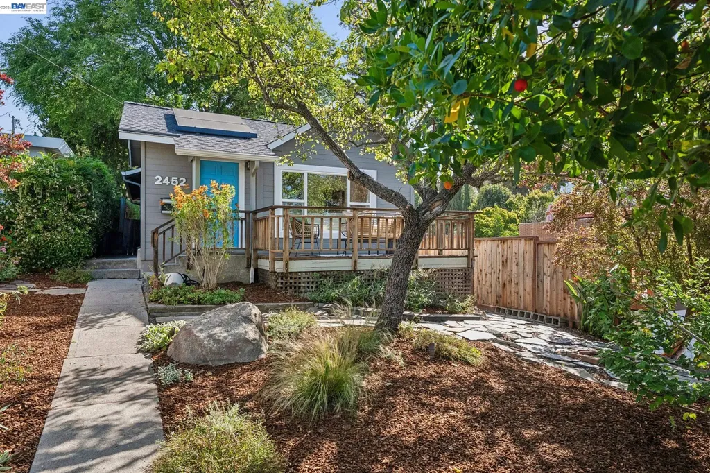 2452 Potomac Street Oakland CA 94602