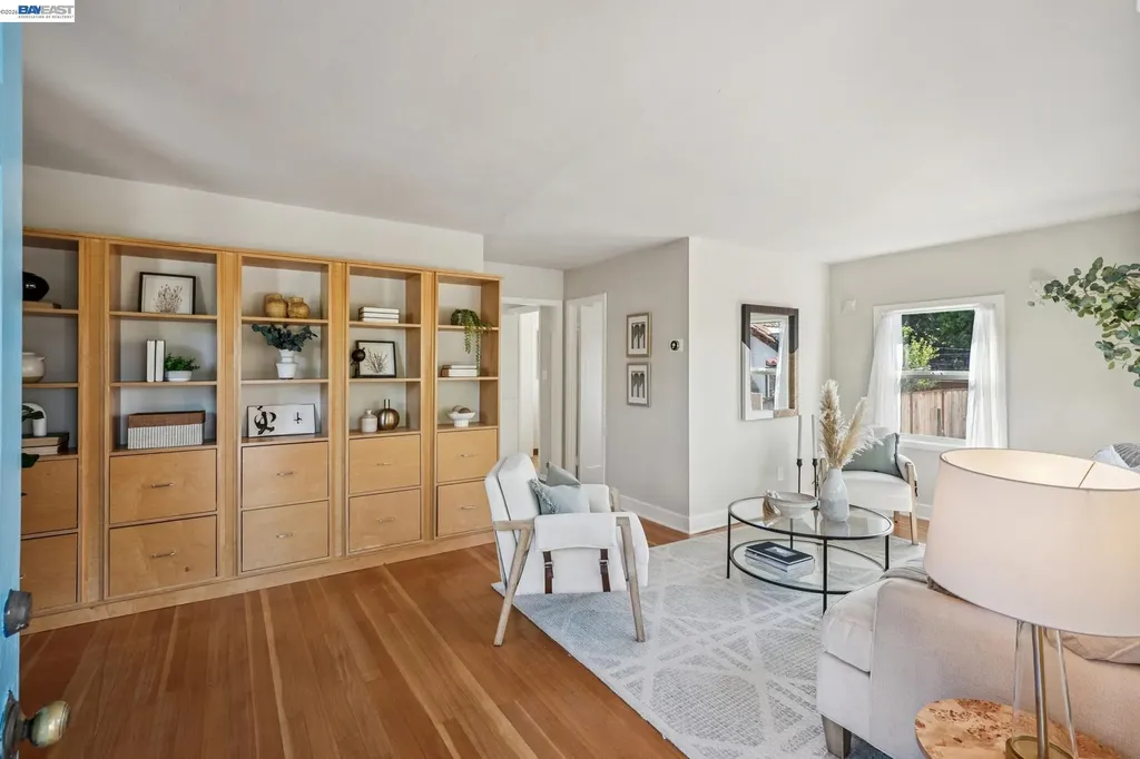 2452 Potomac Street Oakland CA 94602