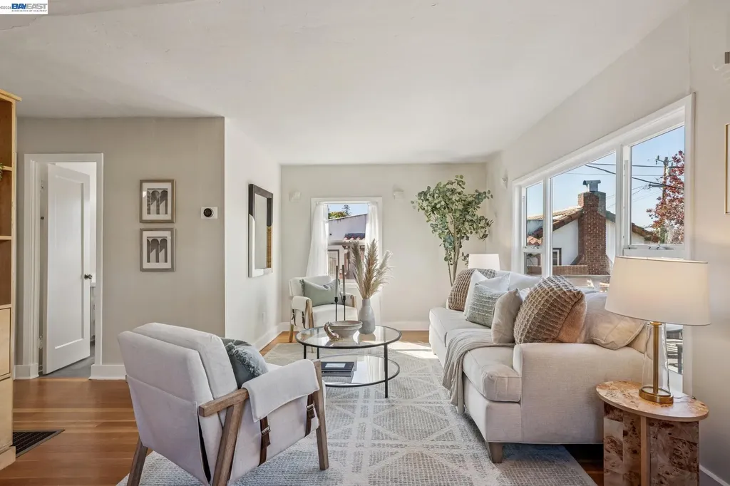 2452 Potomac Street Oakland CA 94602