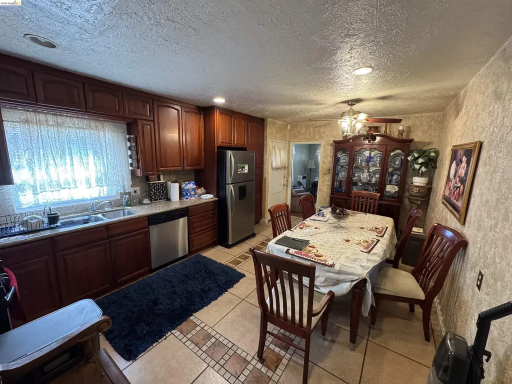 2233 85th Avenue Oakland CA 94605