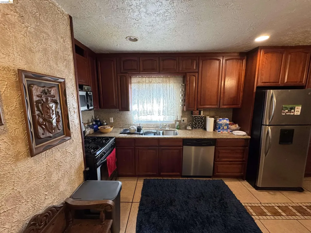 2233 85th Avenue Oakland CA 94605