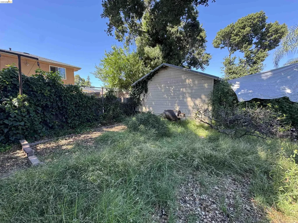2233 85th Avenue Oakland CA 94605