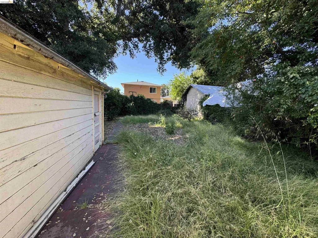 2233 85th Avenue Oakland CA 94605