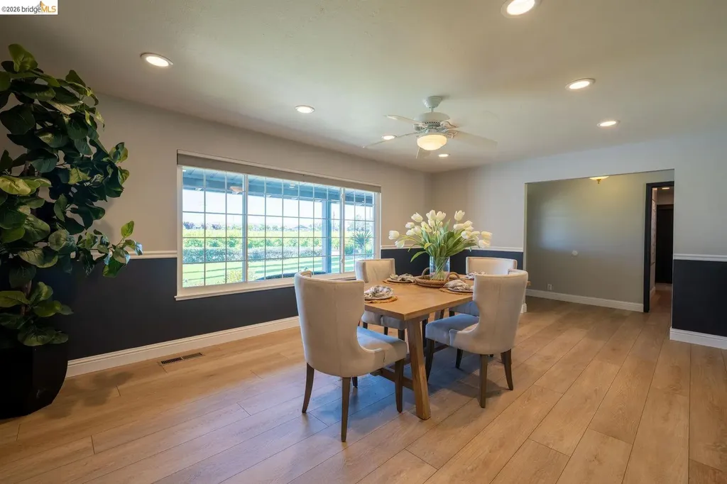 147 Loren Lane Oakley CA 94561