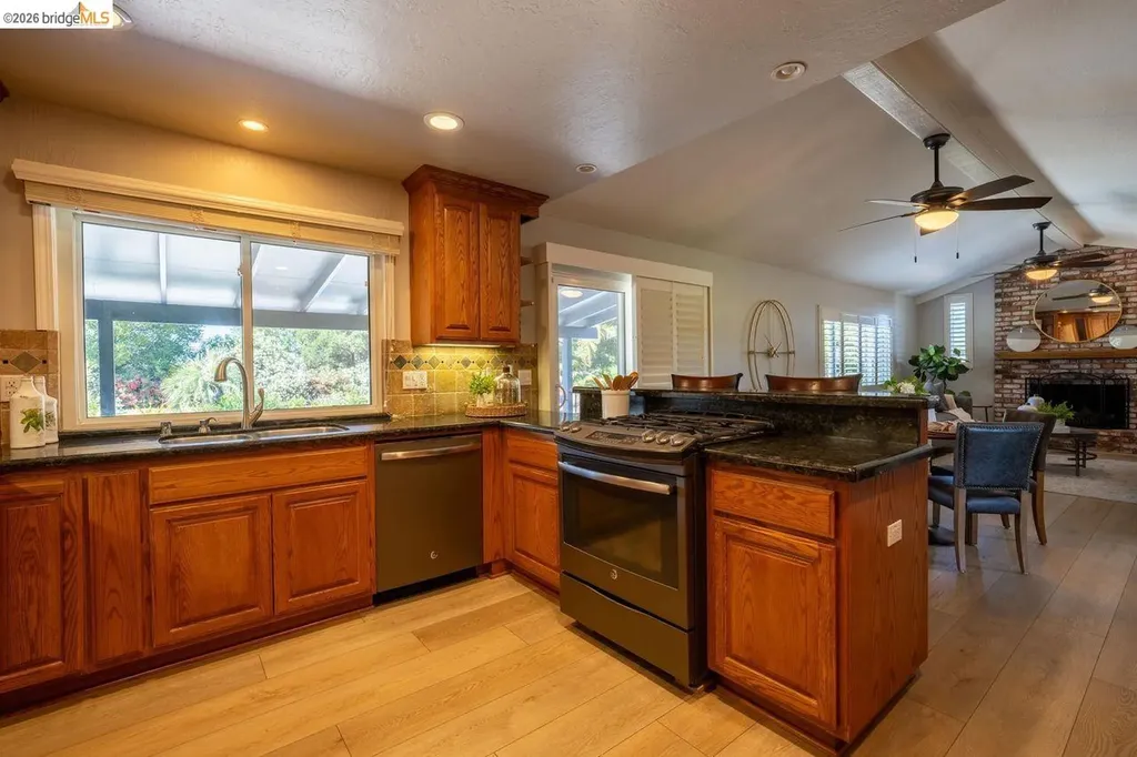 147 Loren Lane Oakley CA 94561