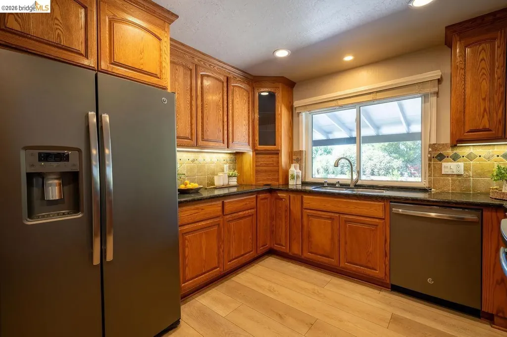 147 Loren Lane Oakley CA 94561