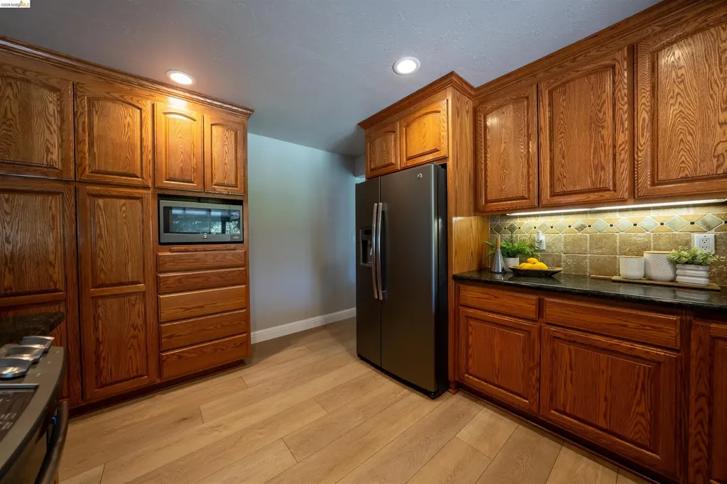 147 Loren Lane Oakley CA 94561